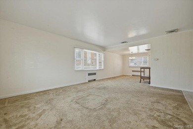 Enjoy the best of the LONG BEACH LIFESTYLE in this SPACIOUS - photo 9