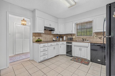 Immaculate 2-bedroom, 2-bath condo with stunning Lake Hamilton - photo 15