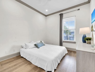 Experience the perfect blend of luxury, location, and lifestyle - photo 20