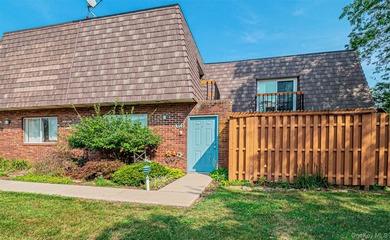 (private lake, pond, coastal) Home Sale Pending in Warwick New York