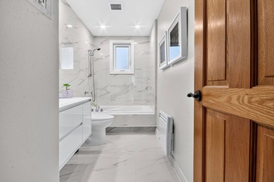 Ce triplex impeccable, entretenu avec le plus grand soin au fil - photo 17