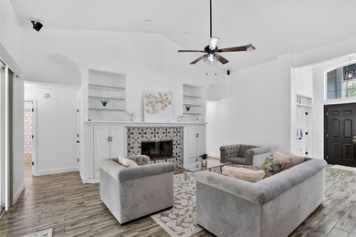 Beautiful and spacious POOL home with newer roof. This - photo 9