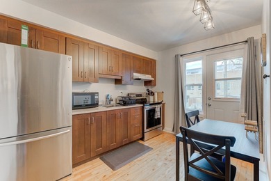Ce triplex impeccable, entretenu avec le plus grand soin au fil - photo 28
