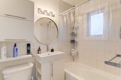 Ce triplex impeccable, entretenu avec le plus grand soin au fil - photo 38
