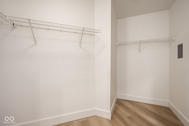 Experience urban living at its finest in this stylish 2-bedroom