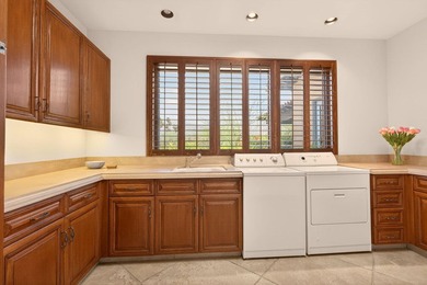 Situated inside the prestigious Reserve Club, this estate sits - photo 38