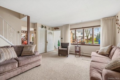 Welcome to this spacious 5-bedroom, 2-full-bath Colonial - photo 4