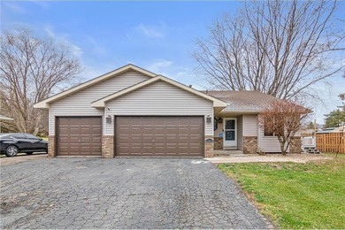 New Photos coming soon! Welcome to this beautifully maintained - photo 1