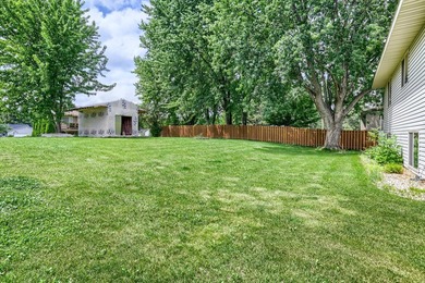 New Photos coming soon! Welcome to this beautifully maintained - photo 3