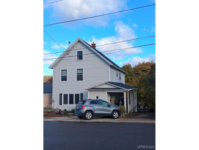 (private lake, pond, creek) Home For Sale in Houghton Michigan