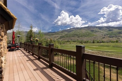 Excellent condition Fox Valley residence at The Raven, featuring - photo 14