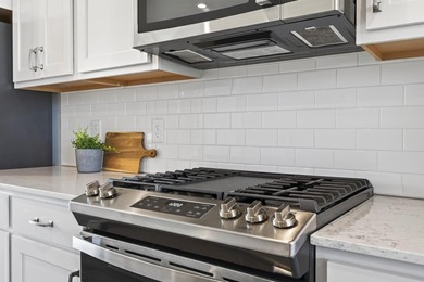 Welcome to this beautifully maintained townhome offering 2,268 - photo 5