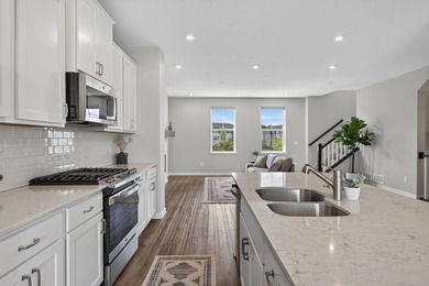 Welcome to this beautifully maintained townhome offering 2,268 - photo 6