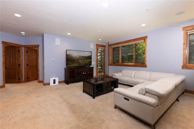 Excellent condition Fox Valley residence at The Raven, featuring - photo 20