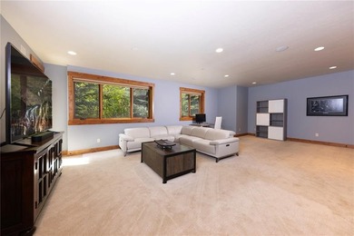 Excellent condition Fox Valley residence at The Raven, featuring - photo 21