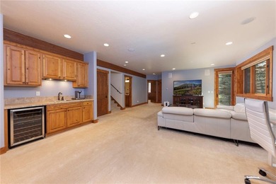 Excellent condition Fox Valley residence at The Raven, featuring - photo 23