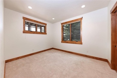 Excellent condition Fox Valley residence at The Raven, featuring - photo 28