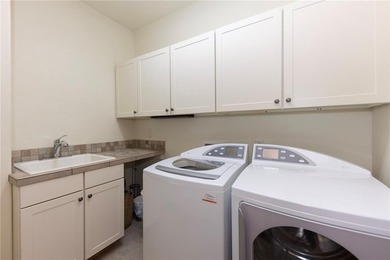 Excellent condition Fox Valley residence at The Raven, featuring - photo 31