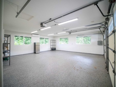 Welcome to 50 Eono Place where refined design meets the - photo 40