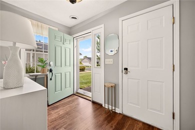 RARE OPPORTUNITY! Move-in ready, one-floor living in the heart - photo 4
