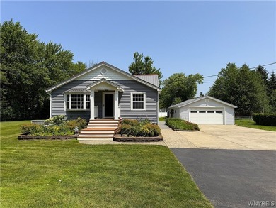 Welcome home to this charming Cape Cod nestled at the very end - photo 1