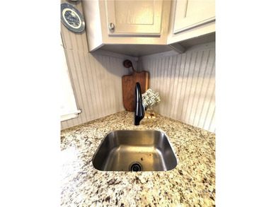 Updated Mid-Century Modern on the Westside. This 3 bed/2bath