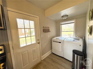 Updated Mid-Century Modern on the Westside. This 3 bed/2bath