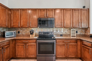 Welcome to this beautifully maintained 5 bedroom, 3 and a half - photo 16