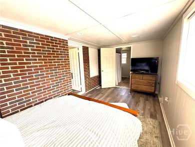 Updated Mid-Century Modern on the Westside. This 3 bed/2bath