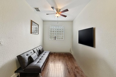 Welcome to this beautifully maintained 5 bedroom, 3 and a half - photo 22