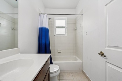 Welcome to this beautifully maintained 5 bedroom, 3 and a half - photo 33