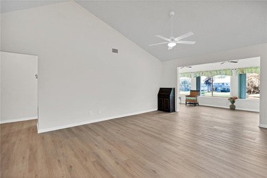 Enjoy paradise in sunny Sebastian! This charming 2nd floor condo - photo 3