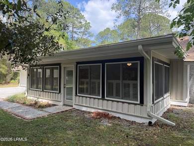 Conveniently on Lady's Island in Royal Pines Estates with over a - photo 3