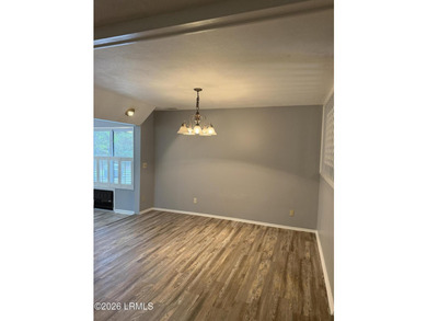 Conveniently on Lady's Island in Royal Pines Estates with over a - photo 10