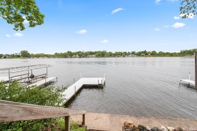 Lake season is finally here. Built in 1921, this cottage is full - photo 27