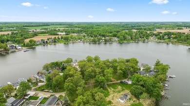 Lake season is finally here. Built in 1921, this cottage is full - photo 28