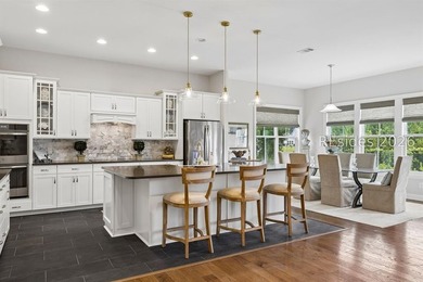 Welcome to 395 Castaway! Immaculate one-level living meets the - photo 11