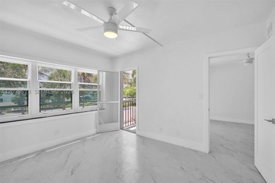Completely renovated 1 bed/1 bath, 680 sq ft condo just steps - photo 11