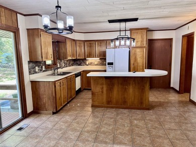 Wonderful 4BR/2BA home in a great neighborhood with a partial - photo 13