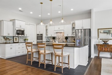 Welcome to 395 Castaway! Immaculate one-level living meets the - photo 13