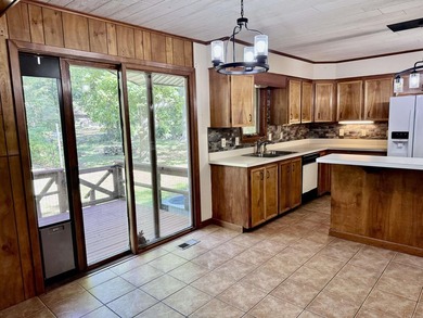 Wonderful 4BR/2BA home in a great neighborhood with a partial - photo 14