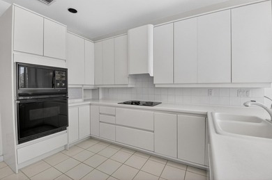 Rare opportunity in The Hamptons at Woodfield Country Club. This - photo 18