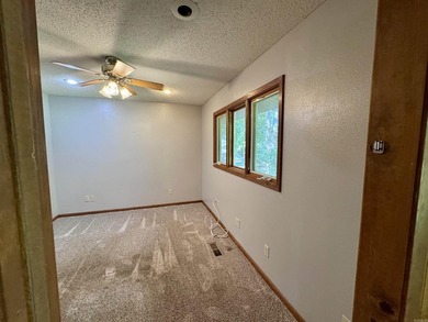 Wonderful 4BR/2BA home in a great neighborhood with a partial - photo 26