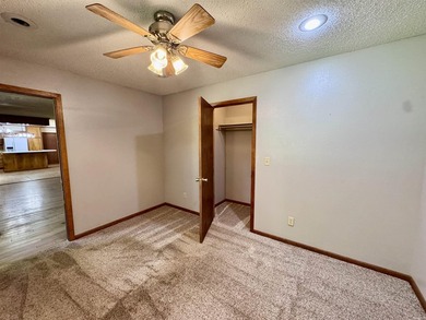 Wonderful 4BR/2BA home in a great neighborhood with a partial - photo 28