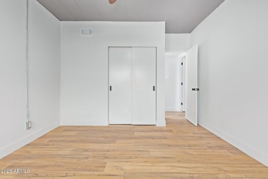 URBAN LIVING FULLY REMODELED. Ready for quick move-in! This - photo 29