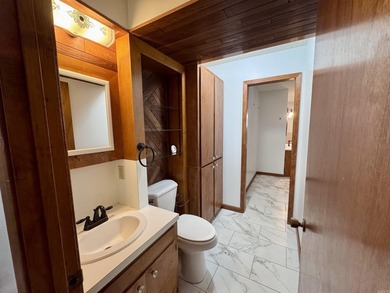 Wonderful 4BR/2BA home in a great neighborhood with a partial - photo 30