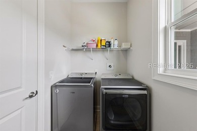Welcome to 395 Castaway! Immaculate one-level living meets the - photo 31