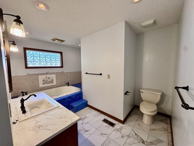 Wonderful 4BR/2BA home in a great neighborhood with a partial - photo 33