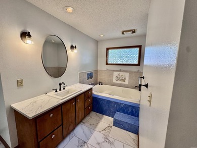 Wonderful 4BR/2BA home in a great neighborhood with a partial - photo 34