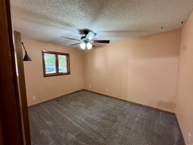 Wonderful 4BR/2BA home in a great neighborhood with a partial - photo 37